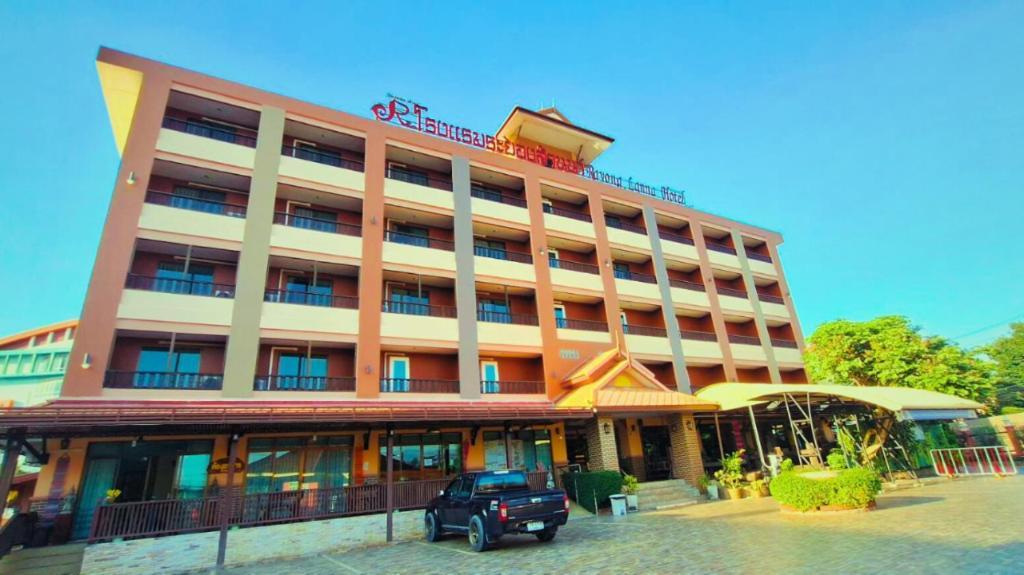 Rayong Lanna Hotel Exterior foto